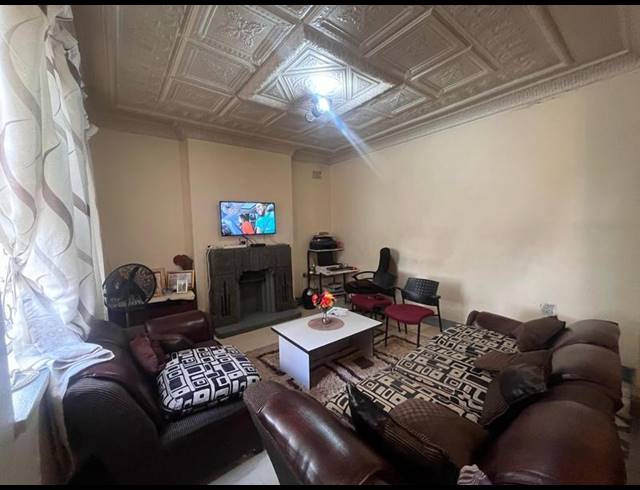 7 BEDROOM HOUSE FOR SALE IN BEZUIDENHOUT VALLEY